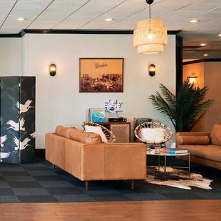 Glendale Express lobby