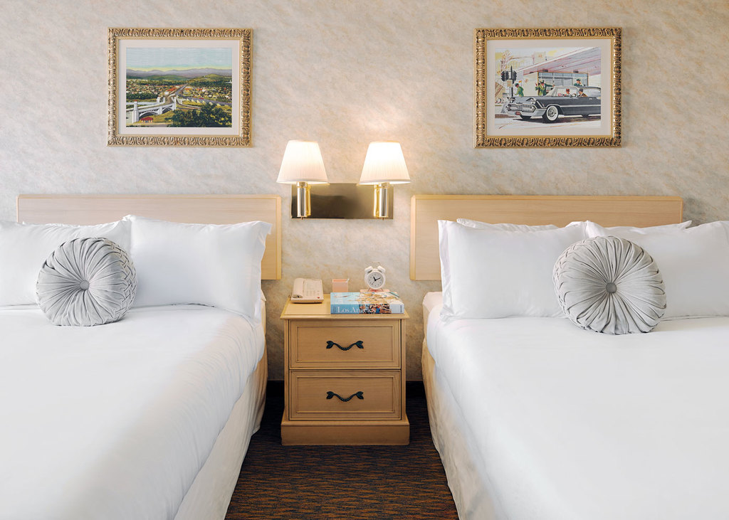 Glendale Express, CA Affordable Hotel Rooms w Balconies & Free Wifi